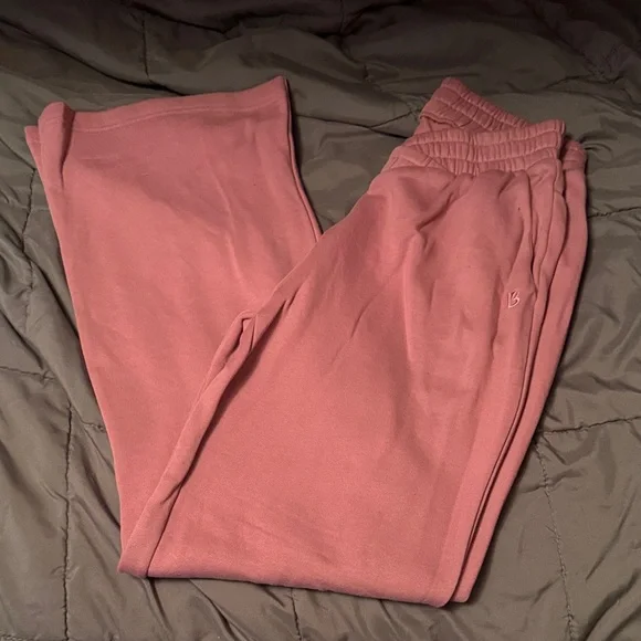 Buffbunny Threads Crossover Sweatpants - Picture 1 of 3